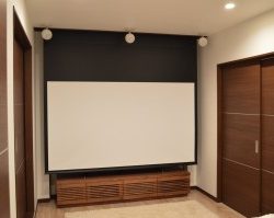 100インチ7.1chリビングシアター