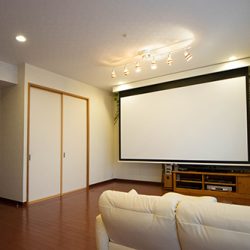 ホームシアターインストーラーの仕事222～既存マンションに120インチ大画面シアター