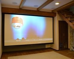 天井埋め込み＆機材隠蔽ですっきりホームシアター